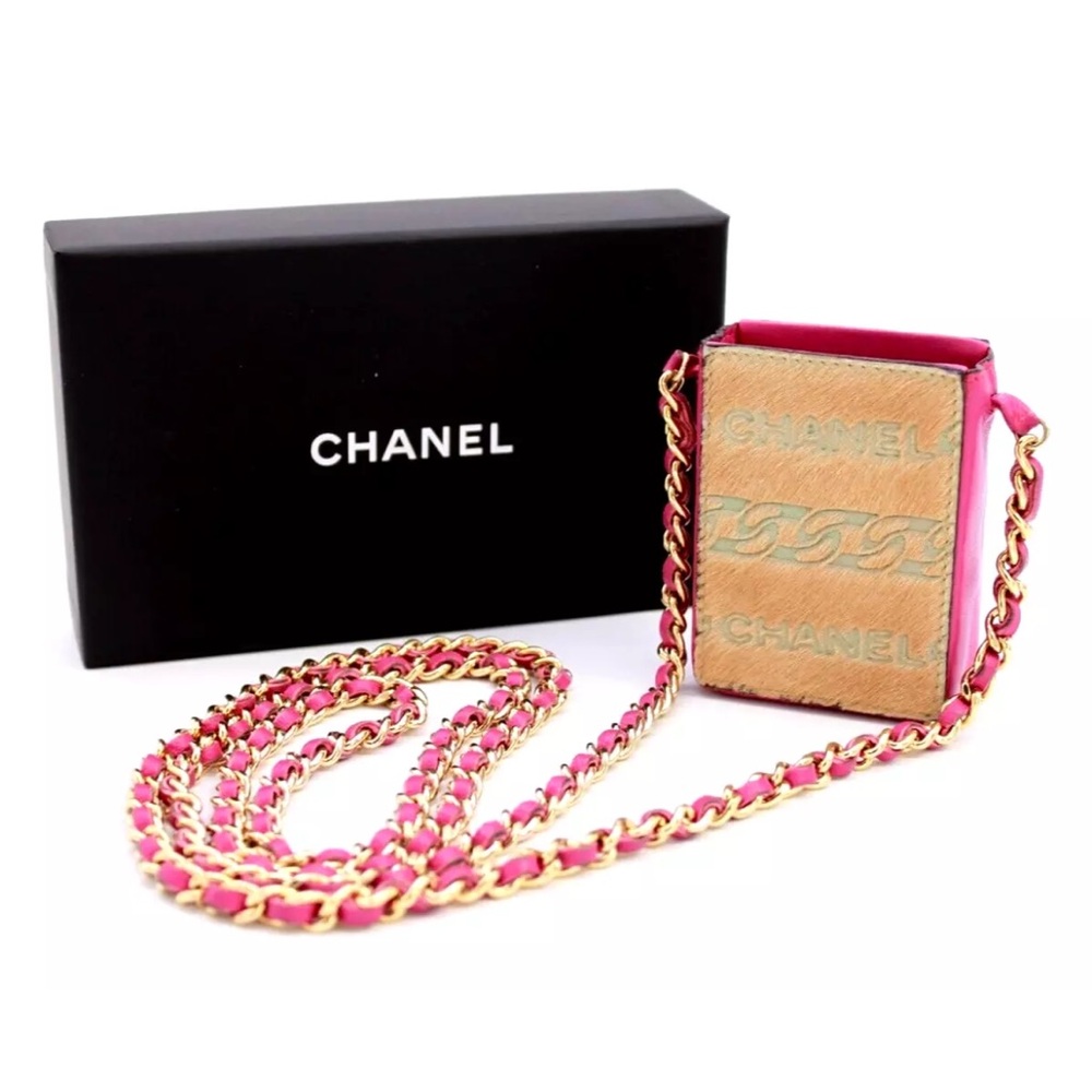 Chanel. AUTHENTIC Chanel box too.Gold hardware. Mini.Crossbody Earbud. Damage. - Picture 2 of 7